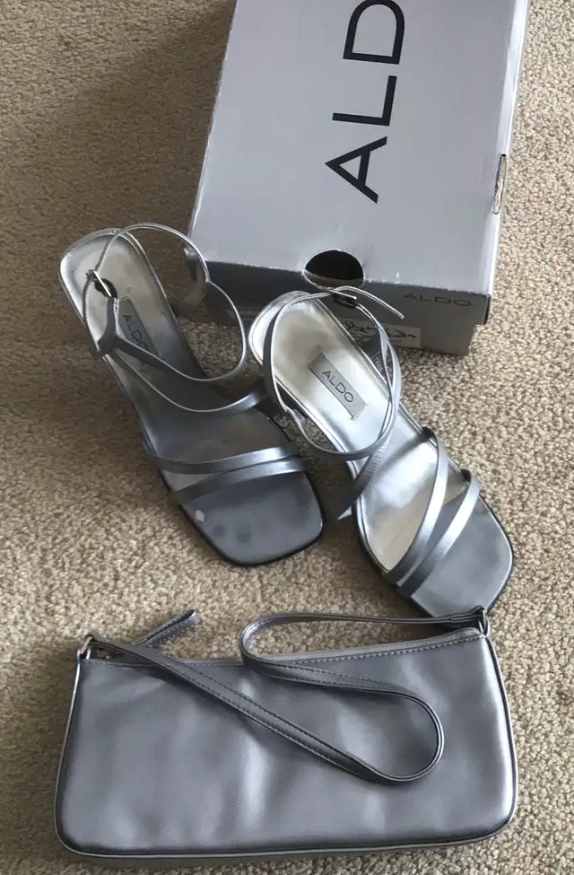 Ladies Silver ALDO 4” Heels Size 37 and Matching Handbag  in Women's - Shoes in Norfolk County - Image 3