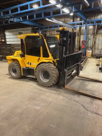2022 Load Lifter 10k forklift. With fork positioners and 72 forks capacity at 8k (see photos) 2800 h...
