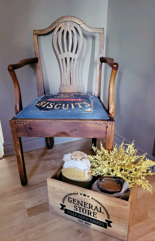 Chaise Antique in Other in Longueuil / South Shore - Image 2