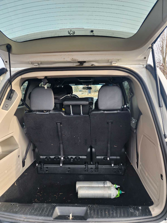 Dodge Grand Caravan in Cars & Trucks in Edmonton - Image 4