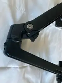 Single screen tabletop mount unit for TV or computer screen