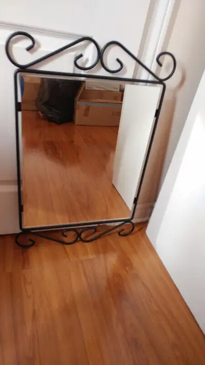 ATTRAYANT MIROIR MURAL, View more