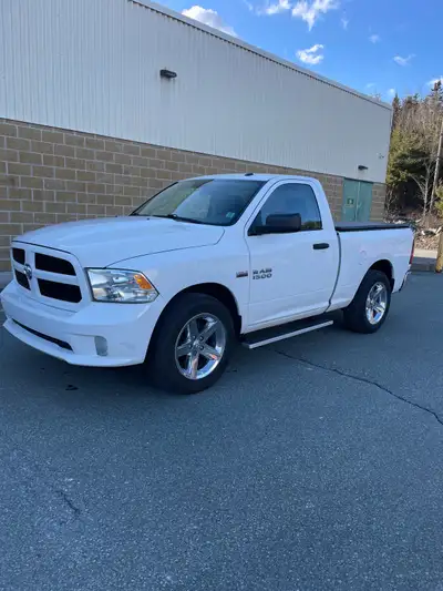 2016 Ram 1500 Shorty 4x4 Hard to find truck! Very low mileage at 62k kms only. 5.7L Hemi with a 6spe...