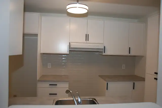 Condo a louer 4 1/2 in Long Term Rentals in City of Montréal - Image 3