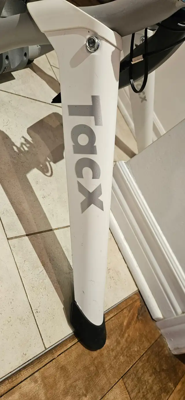 Tacx - Support intérieur pour vélo et roue d'entrainement in Road in Lanaudière - Image 5