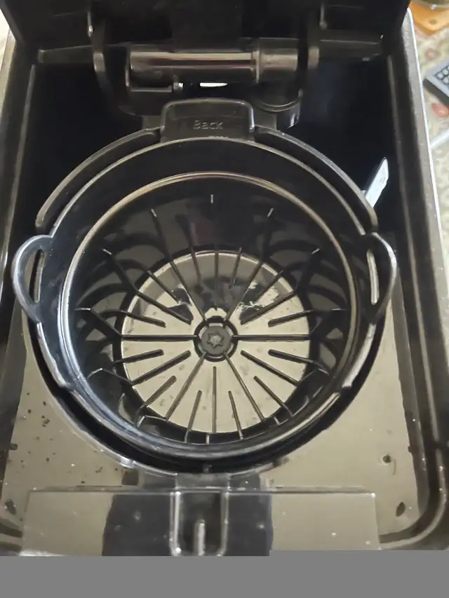 Sunbeam 5 cup programmable coffee maker  in Coffee Makers in London - Image 5