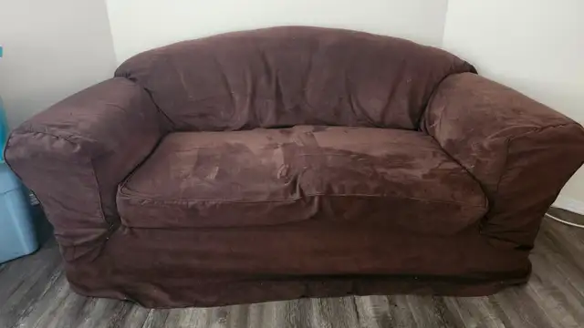 Couch and loveseat in Couches & Futons in Thunder Bay - Image 3