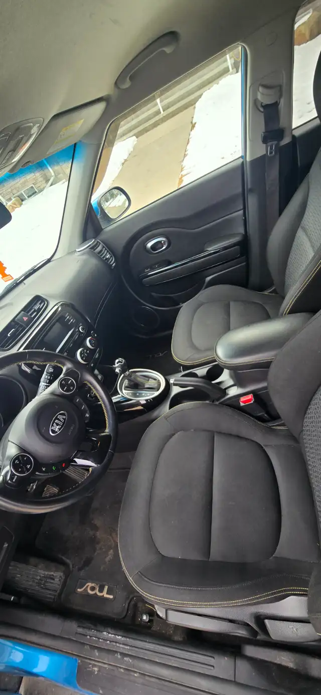 2015 Kia Soul in Cars & Trucks in Calgary - Image 5