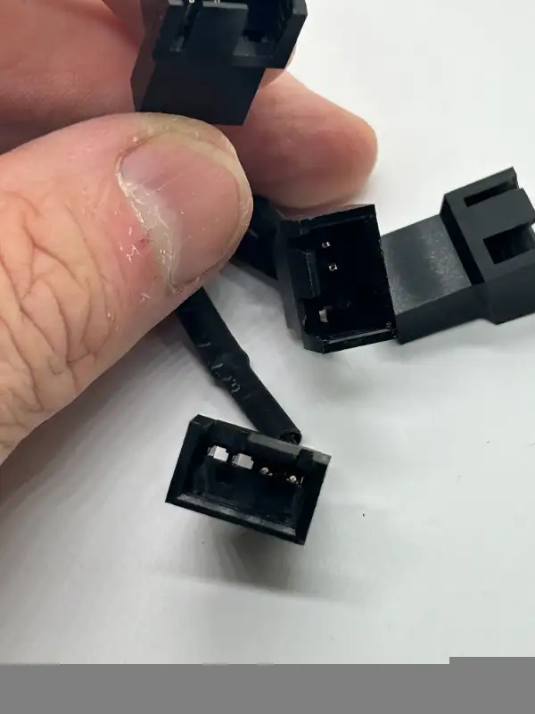 Molex Computer Cooling Fan Splitter Cable in Cables & Connectors in Markham / York Region - Image 8