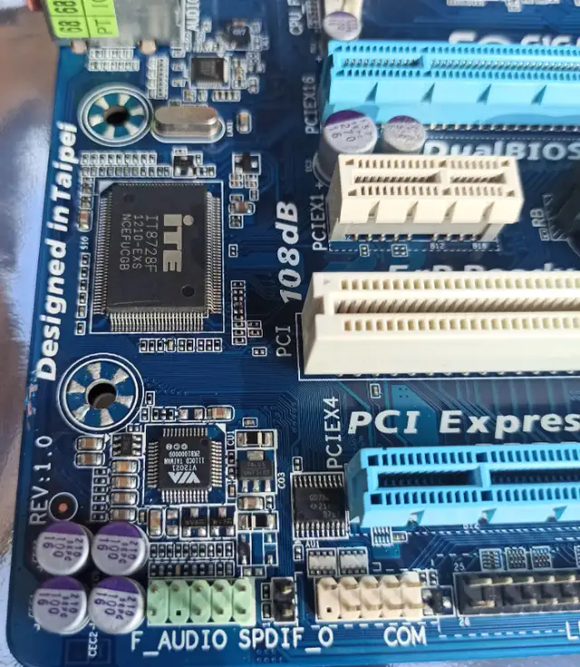 Motherboard GIGABYTE  GA-Z77M-D3H-MVP in Desktop Computers in Mississauga / Peel Region - Image 7