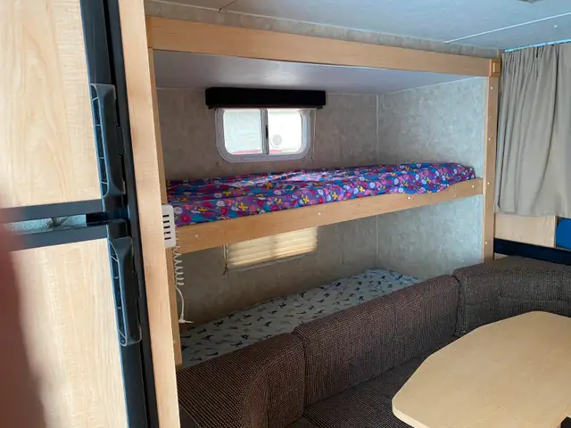 Adventurer 2008 950B Truck Camper in Travel Trailers & Campers in Winnipeg - Image 10