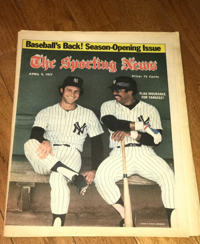 Vintage 1970's Sporting News Magazine Hank Aaron Reggie Jackson+ in Arts & Collectibles in St. Catharines - Image 2