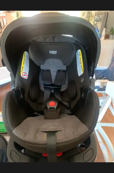 Britax B Safe Gen 2 with base, infant muff/insert and uppababy canopy sunshade (an honestly pretty e...