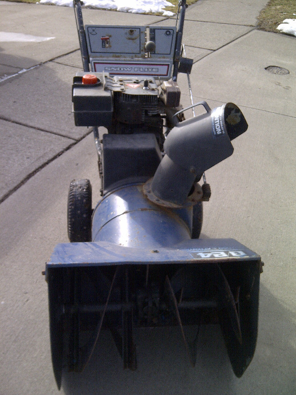 Heavy Duty Snowblower in Snowblowers in St. Catharines - Image 2