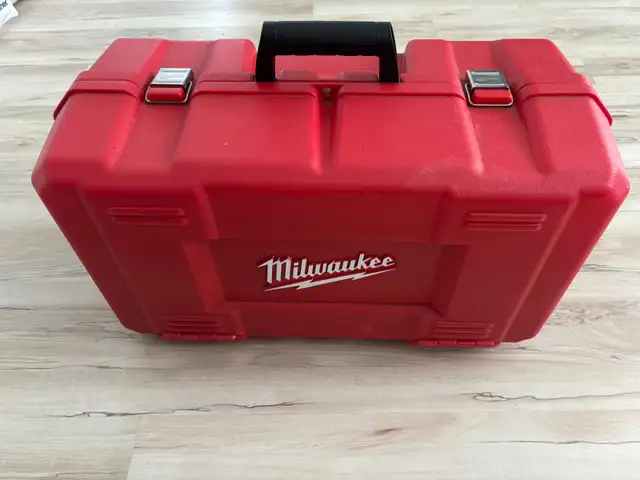 New Milwaukee Router Kit in Power Tools in Hamilton - Image 5