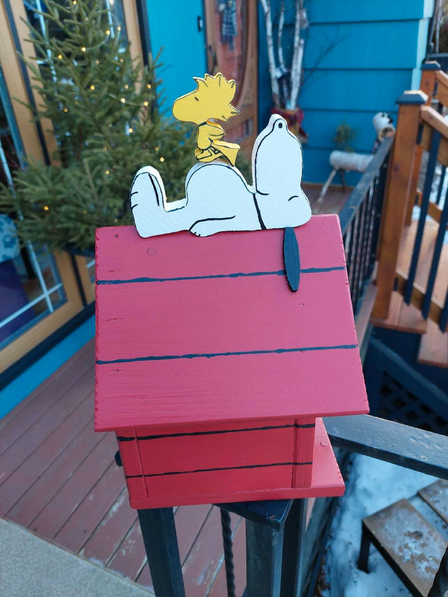 Snoopy and Woodstock birdhouse  in Outdoor Décor in Dartmouth - Image 2