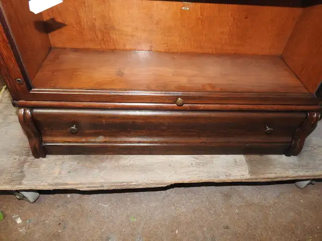 antique oak barrister bookcase 4 glass level, drawer, restored in Bookcases & Shelving Units in Hamilton - Image 7