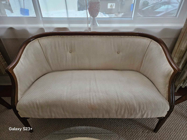 Beautiful Vintage Sofa & Armchairs in Couches & Futons in Ottawa - Image 2