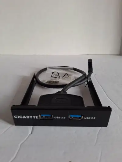 Panneau avant USB 3.0 avec 2 ports, View more