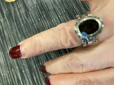 Ladies size 5 Sterling Silver and Topaz Design (Silpada Jewelry) - size 5. This is a versatile piece...