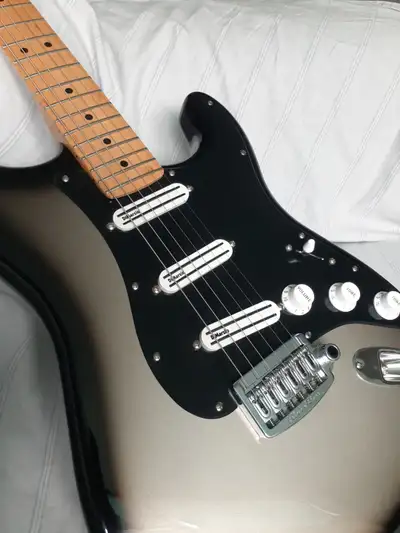 Fender Stratocaster, View more