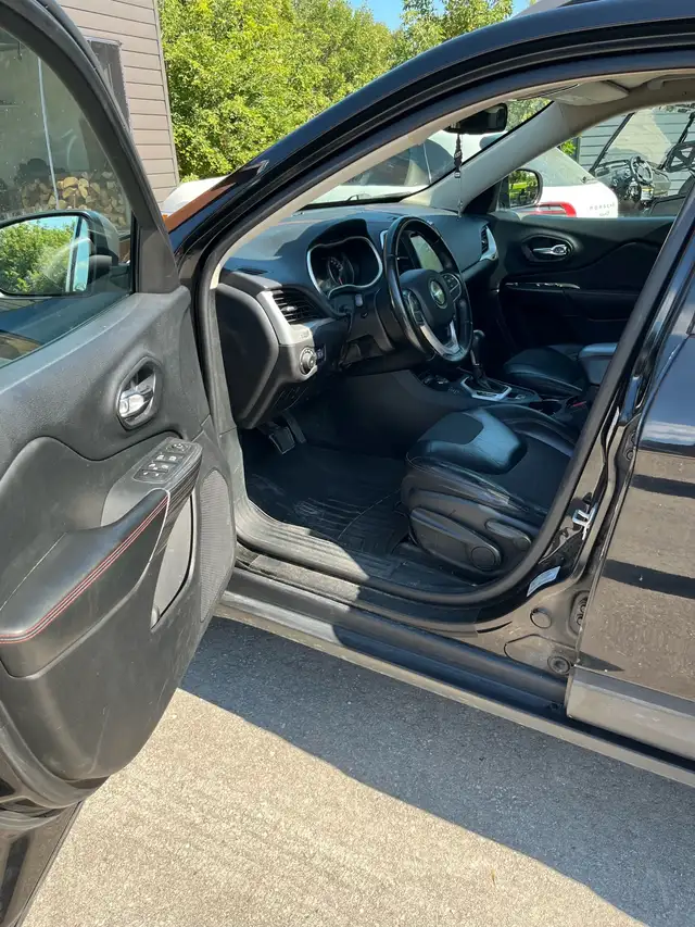 2017 Jeep Cherokee Trailhawk562911384333209606