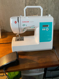 SINGER 7258 Stylist sewing machine