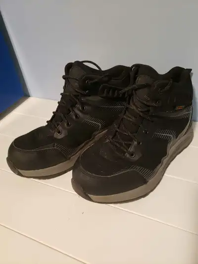 Men's Ozark Trail Hiking Boots - used great condition - size 8, View more