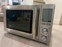 Breville Smooth Wave Microwave - Like New