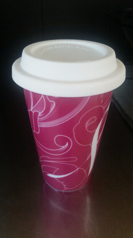 Ceramic thermal travel mug with tight fiting silicone lid 12 oz in Kitchen & Dining Wares in City of Halifax - Image 3