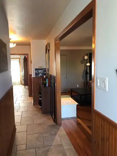 CHAMBRE PRIVÉE MEUBLÉE À LOUER – MONTRÉAL (quartier Saint-Michel) Chambre privée meublée à louer dan...