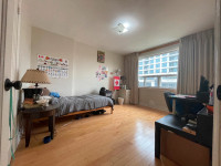 Room for rent at Eglinton & Bayview from Jun 1st
