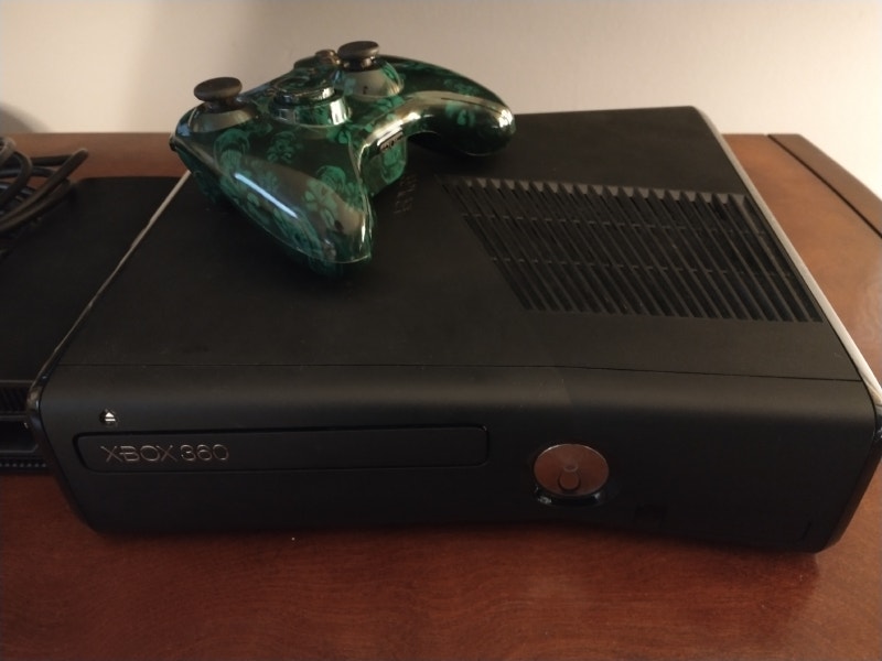 Xbox 360 Slim Bundle XBOX 360 Belleville Kijiji