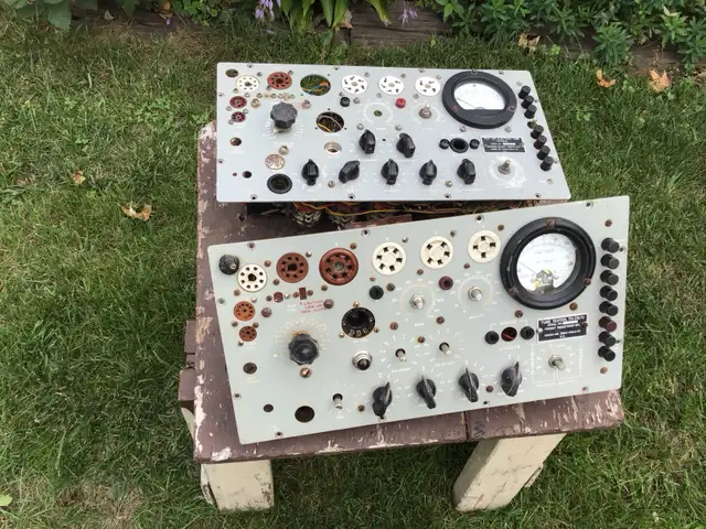Hickok TV-7B/U Tube Tester in Pro Audio & Recording Equipment in City of Toronto - Image 4