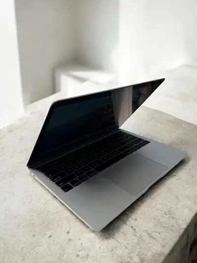 FIRM PRICE, NOT NEGOTIABLE PLEASE be NOTED: SCREEN NOT WORKING , CAN BE USED AS DESKTOP ▶︎ 2019 Mode...
