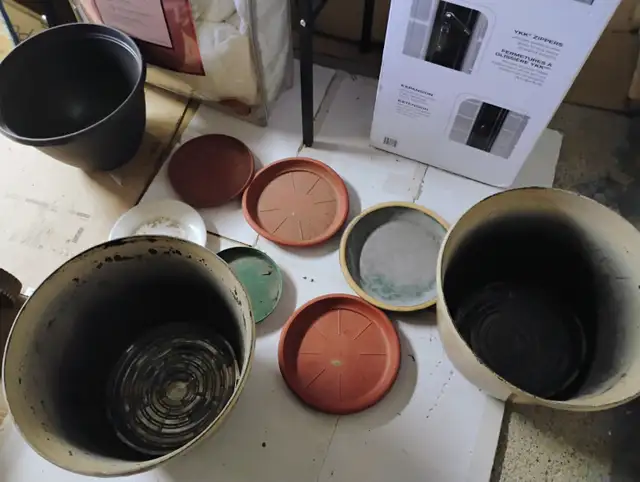 MANY KINDS OF DECORATION VASES,PLANTERS, POT HOLDERS, PLANTS MAN
