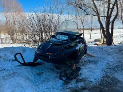 Arctic Cat ZL 500 Snowmobile for Sale Has a brocken hood but it is easy to fix. If you interested, t...