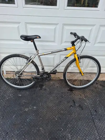 ‌26'' wheel bike Norco Pinnacle mountain bicycle gray yellow, View more
