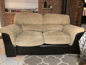 Beige Loveseat | Furniture For Sale in Toronto (GTA) | Kijiji Classifieds