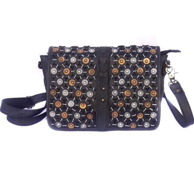 Women’s purse in Women's - Bags & Wallets in Barrie