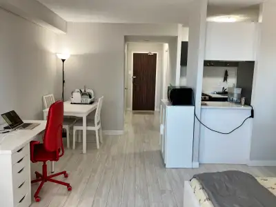 [Updated!] Assigning this fully furnished and spacious studio.