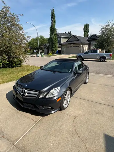 Fully loaded E550. Bluetooth, cooled seats, heated seats, Mercedes air scarf, navigation, keyless st...