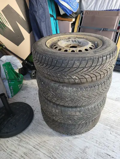 Set of 195 65 15 tires and rims for sale. Rim size is 5 x 114.3. Cash only no holds