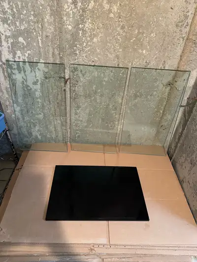 Glass Shelves  /Tablettes en verre – lot ou sé, View more