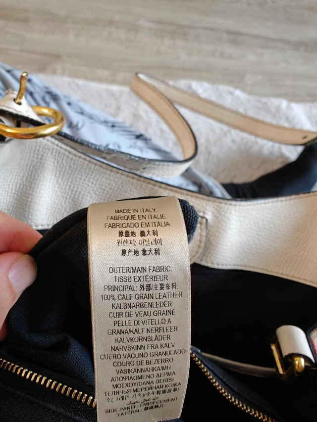 Burberry-grey-shoulder-bags in Women's - Bags & Wallets in Markham / York Region - Image 3