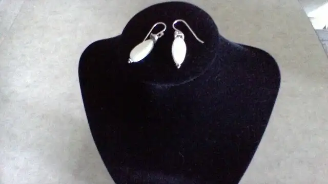 MOTHER OF PEARL BRACELET/ EARRINGS62863731950723124