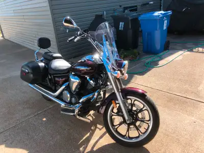 Like new condition always stored inside. Only 2000 Kms on new tires. New pipes and crash bars . Rais...