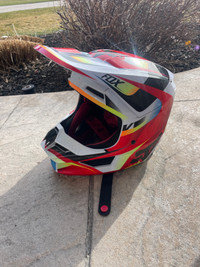 Fox YTH Large dirt bike helmet