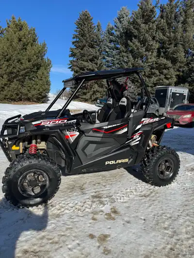 2017 RZR Hardly used. Don’t quad anymore. 1216 km, 115 hours only. Winch Excellent condition Extra t...