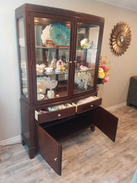 Display cabinet with lights